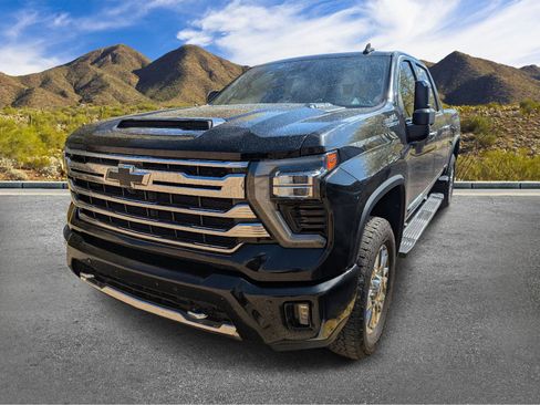 Used 2024 Chevrolet Silverado 2500 High Country w/ High Country Premium Package image 2