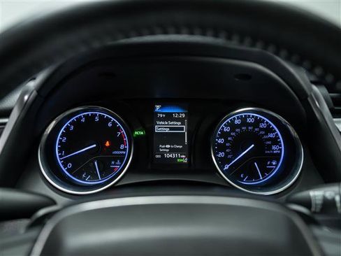 Used 2019 Toyota Camry SE w/ Convenience Package image 23