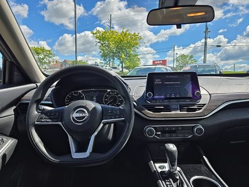 Used 2024 Nissan Altima 2.5 SV FWD image 34