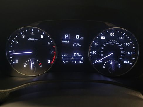 Used 2017 Hyundai Elantra SE image 23