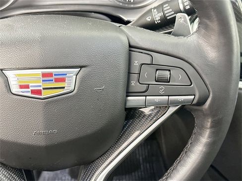 Used 2024 Cadillac XT6 Sport w/ LPO, ONYX Package image 25