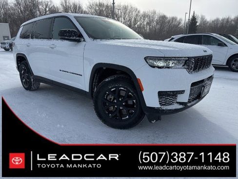 Used 2024 Jeep Grand Cherokee L Laredo image 1