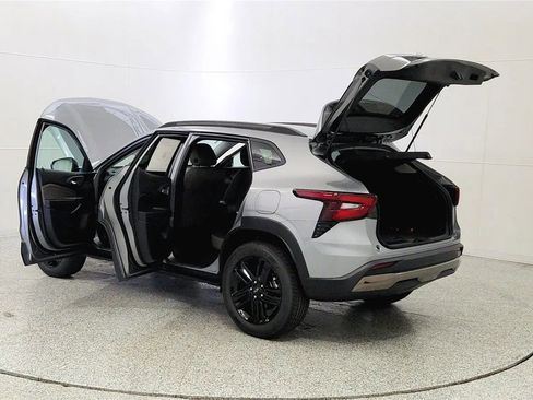 New 2026 Chevrolet Trax ACTIV w/ Driver Confidence Package FWD image 11