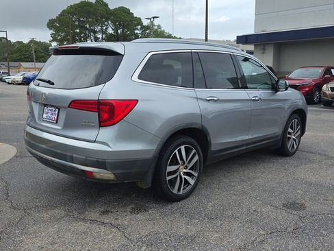 Used 2017 Honda Pilot Elite image 4