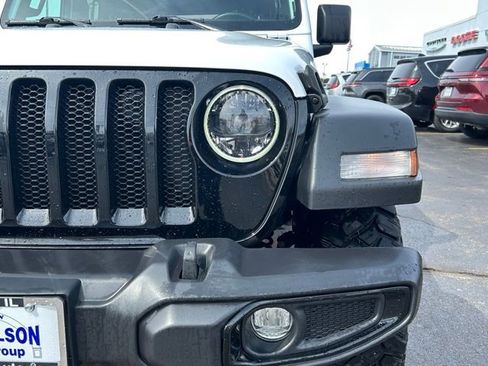Used 2023 Jeep Wrangler Willys image 3