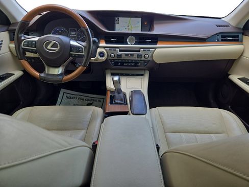 Used 2017 Lexus ES 300h FWD image 13