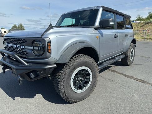 Used 2022 Ford Bronco Badlands AWD/4WD image 2