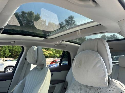 Used 2023 Mercedes-Benz EQS 580 4MATIC SUV w/ Exclusive Trim Package image 15