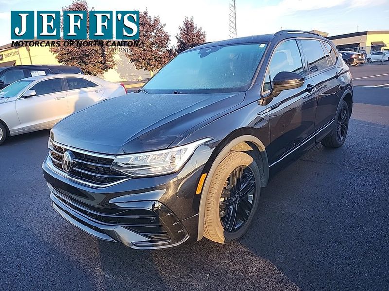 Used 2022 Volkswagen Tiguan SE R-Line image 1