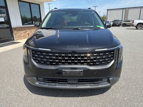 Used 2026 Kia Carnival SX w/ SX Dark Edition Package image 10