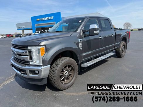 Used 2017 Ford F250 XLT w/ XLT Premium Package image 1