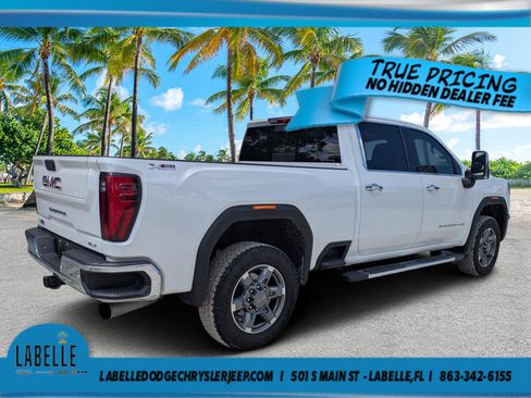 Used 2025 GMC Sierra 2500 SLT w/ SLT Premium Package AWD/4WD image 3