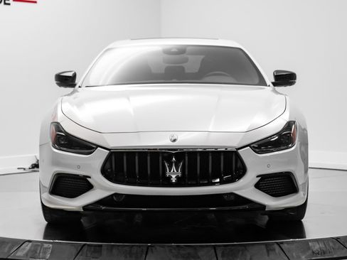 Used 2023 Maserati Ghibli Modena RWD image 4