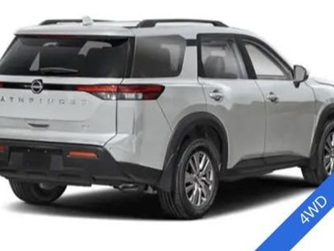 Used 2025 Nissan Pathfinder SV AWD/4WD image 2