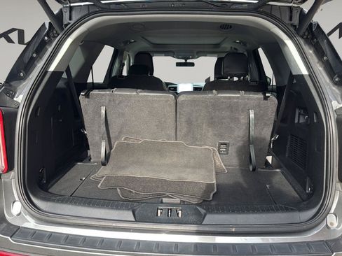 Used 2022 Ford Explorer XLT w/ Equipment Group 202A AWD/4WD image 28