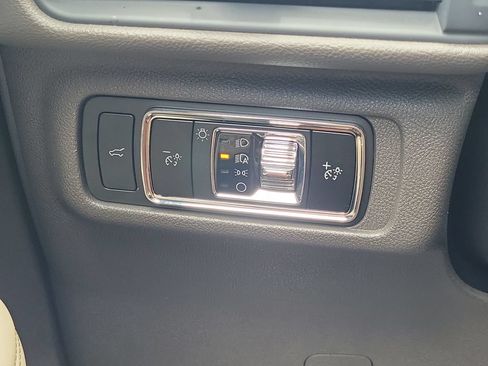 Used 2024 Lincoln Corsair Reserve w/ Equipment Group 201A FWD image 22