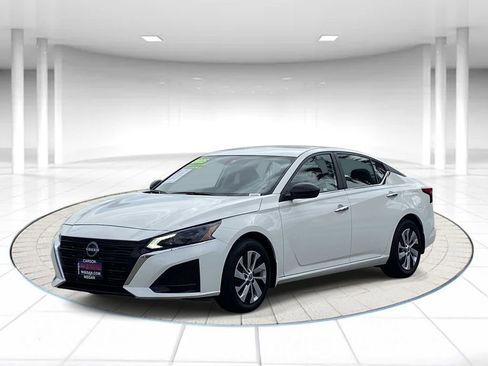 Certified 2025 Nissan Altima 2.5 S FWD image 1