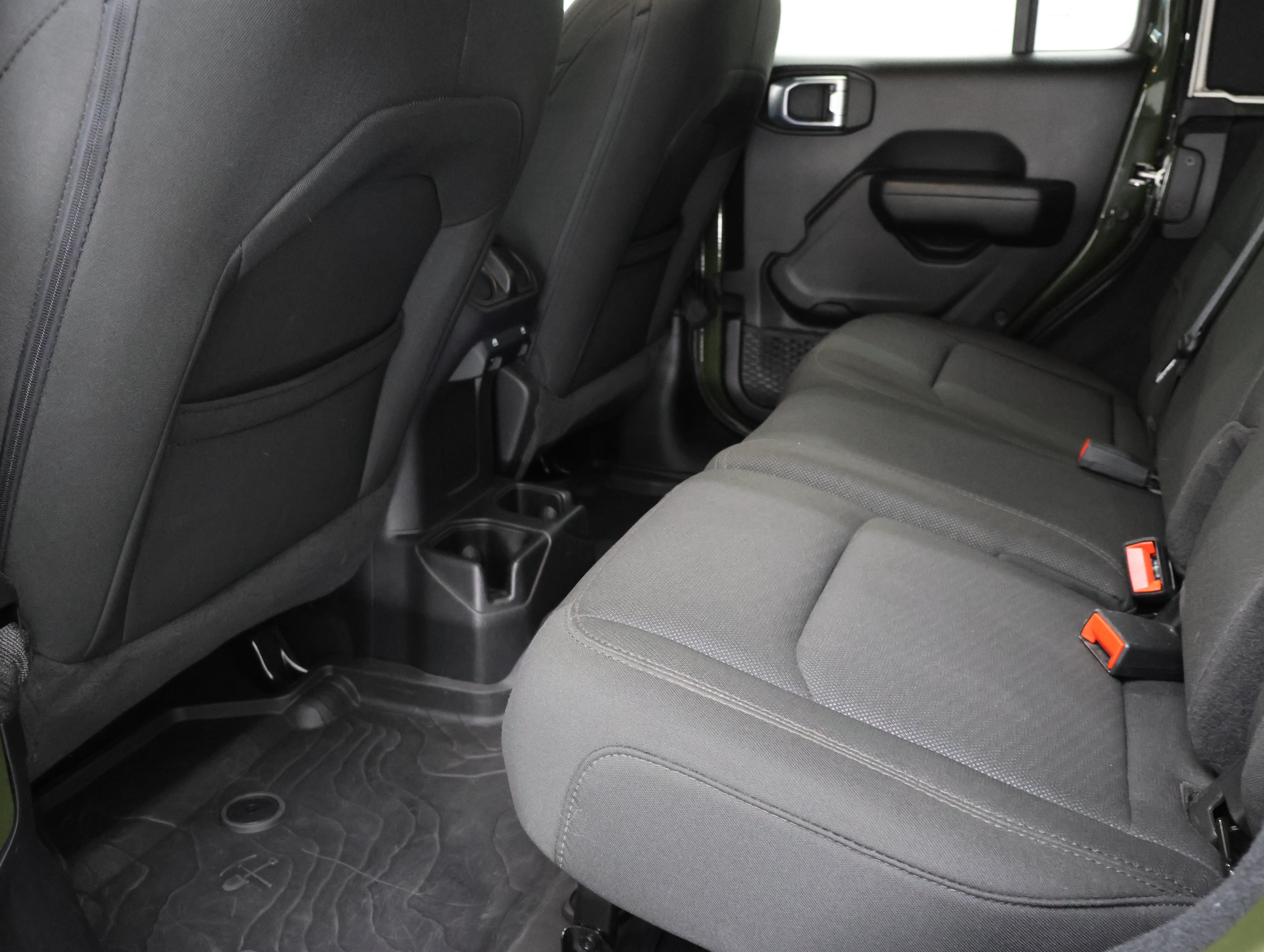 Used 2023 Jeep Wrangler Unlimited Sport AWD/4WD image 33
