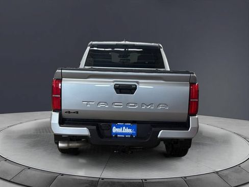 Used 2025 Toyota Tacoma TRD Sport AWD/4WD image 4