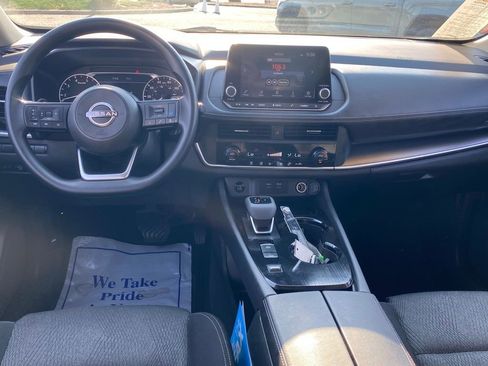 Used 2024 Nissan Rogue SV FWD image 9