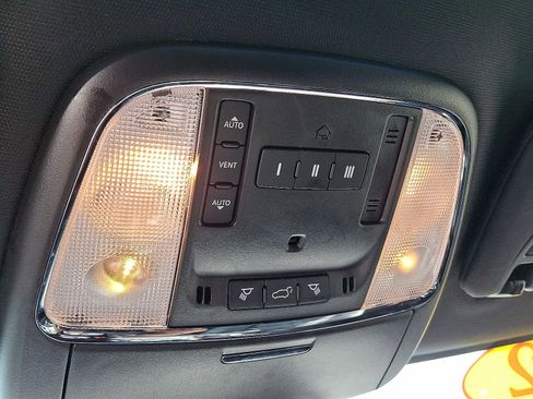 Used 2022 Jeep Grand Cherokee Limited image 28