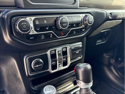 Used 2018 Jeep Wrangler Unlimited Sport S AWD/4WD image 42