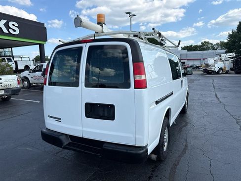 Used 2012 Chevrolet Express 2500 RWD image 8