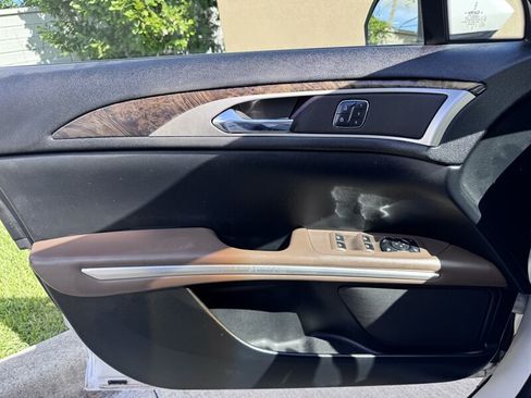 Used 2015 Lincoln MKZ w/ Equipment Group 102A Reserve FWD image 13