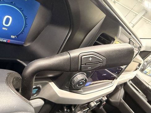 Used 2025 Ford F350 XLT w/ Black Appearance Package image 43