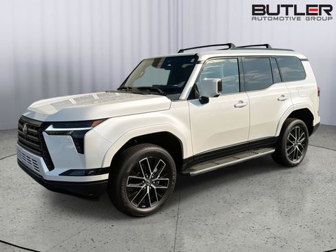 Used 2026 Lexus GX 550 w/ Accessory Package (2T) AWD/4WD image 2