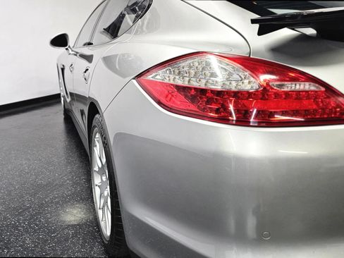 Used 2013 Porsche Panamera GTS AWD/4WD image 40