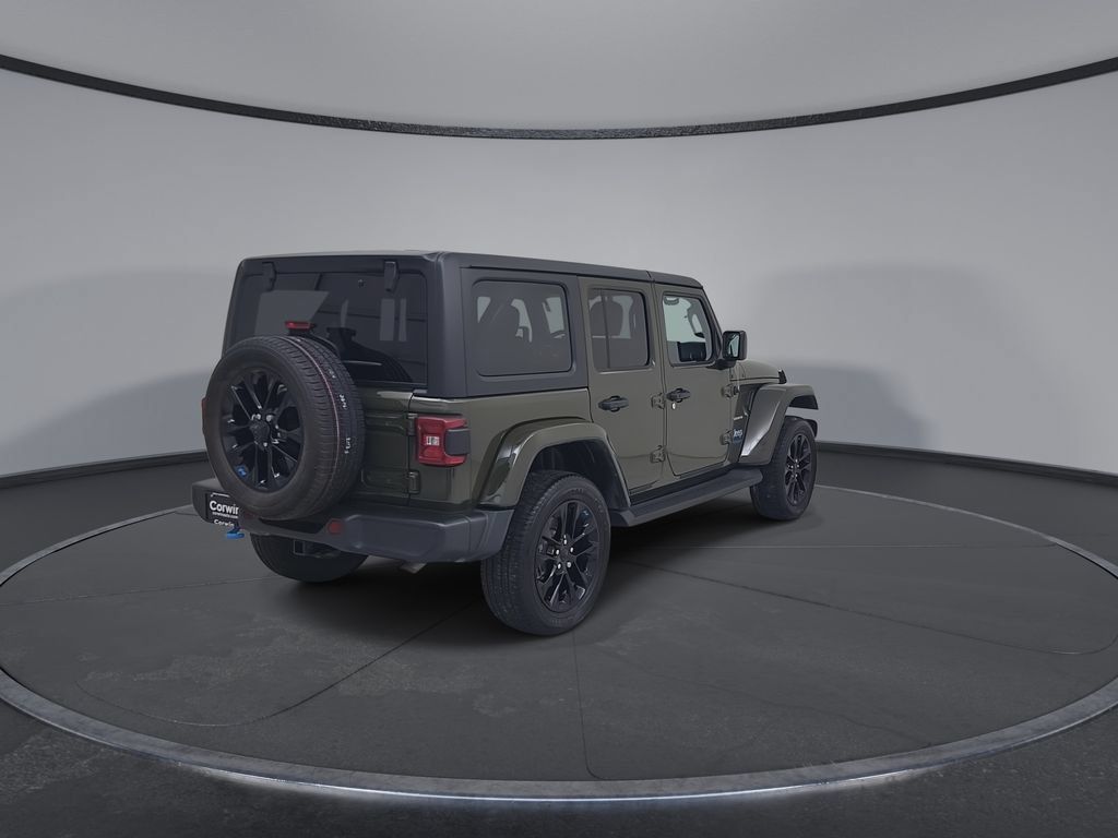 Used 2022 Jeep Wrangler Unlimited Sahara w/ Cold Weather Group AWD/4WD image 16
