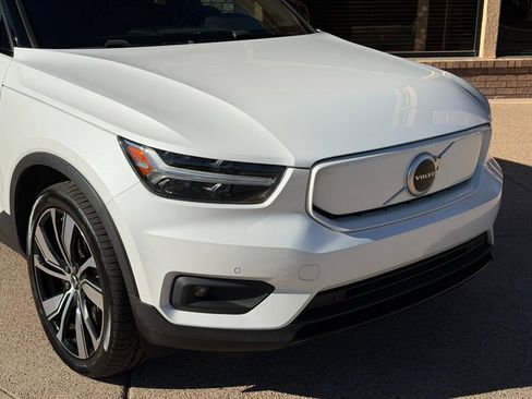 Used 2021 Volvo XC40 P8 Recharge image 10