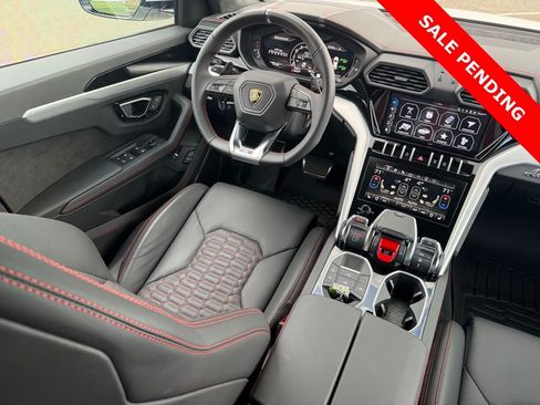 Used 2022 Lamborghini Urus image 13