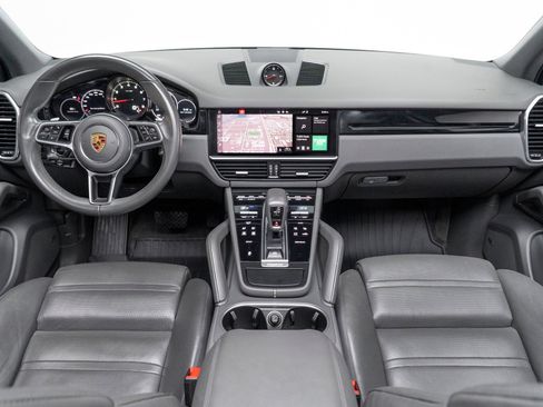 Used 2020 Porsche Cayenne AWD/4WD image 2