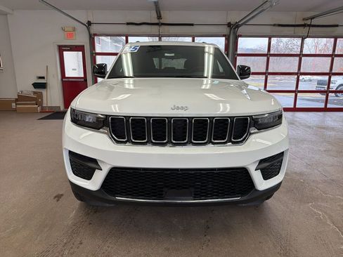 New 2025 Jeep Grand Cherokee Laredo X w/ Luxury Tech Group I AWD/4WD image 2