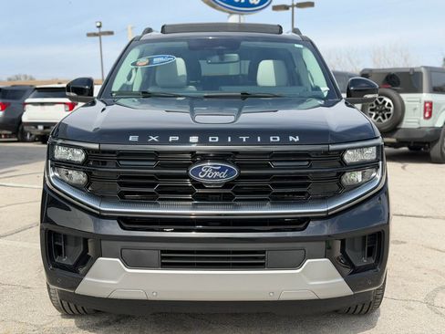 New 2026 Ford Expedition Max Platinum image 2