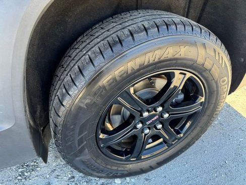 Used 2021 GMC Acadia AT4 image 11