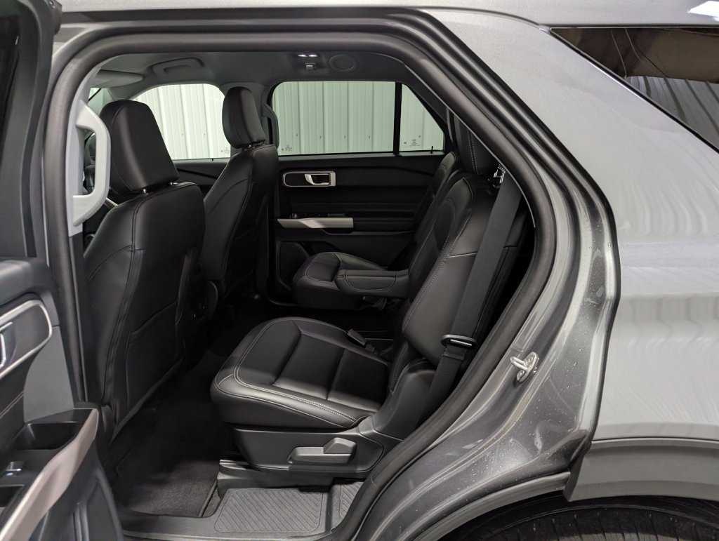 Used 2023 Ford Explorer XLT w/ Equipment Group 202A AWD/4WD image 9