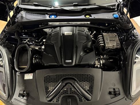 Used 2019 Porsche Macan S image 46