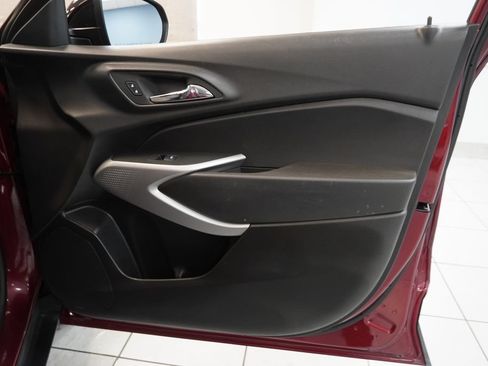 Used 2024 Chevrolet Trax RS FWD image 31