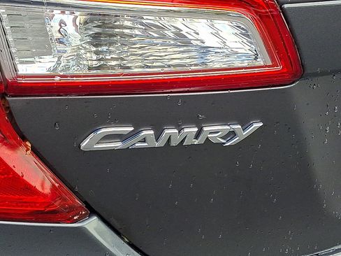 Used 2013 Toyota Camry LE FWD image 30
