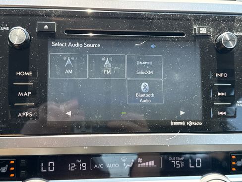 Used 2017 Subaru Legacy 2.5i Limited AWD/4WD image 14