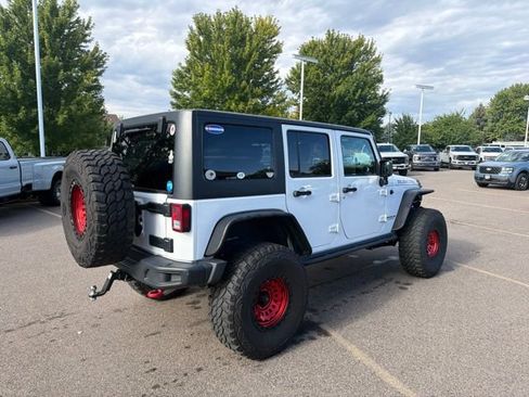 Used 2017 Jeep Wrangler Unlimited Rubicon AWD/4WD image 8