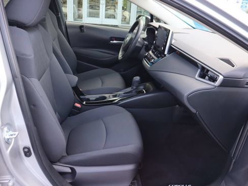 Used 2021 Toyota Corolla LE w/ LE Convenience Package FWD image 17