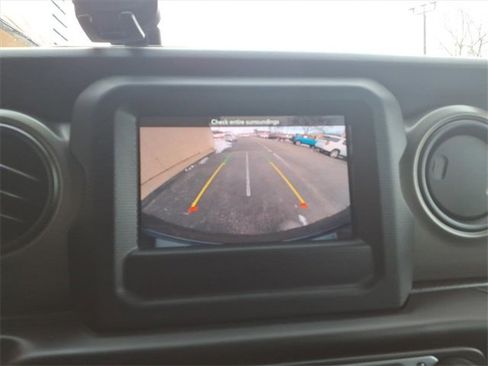 Used 2022 Jeep Wrangler Unlimited Sport image 21