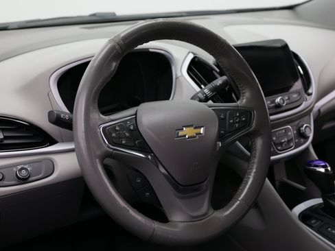 Used 2017 Chevrolet Volt LT w/ Comfort Package FWD image 10