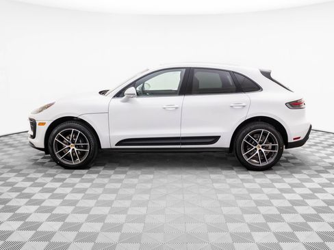 Certified 2026 Porsche Macan AWD/4WD image 2