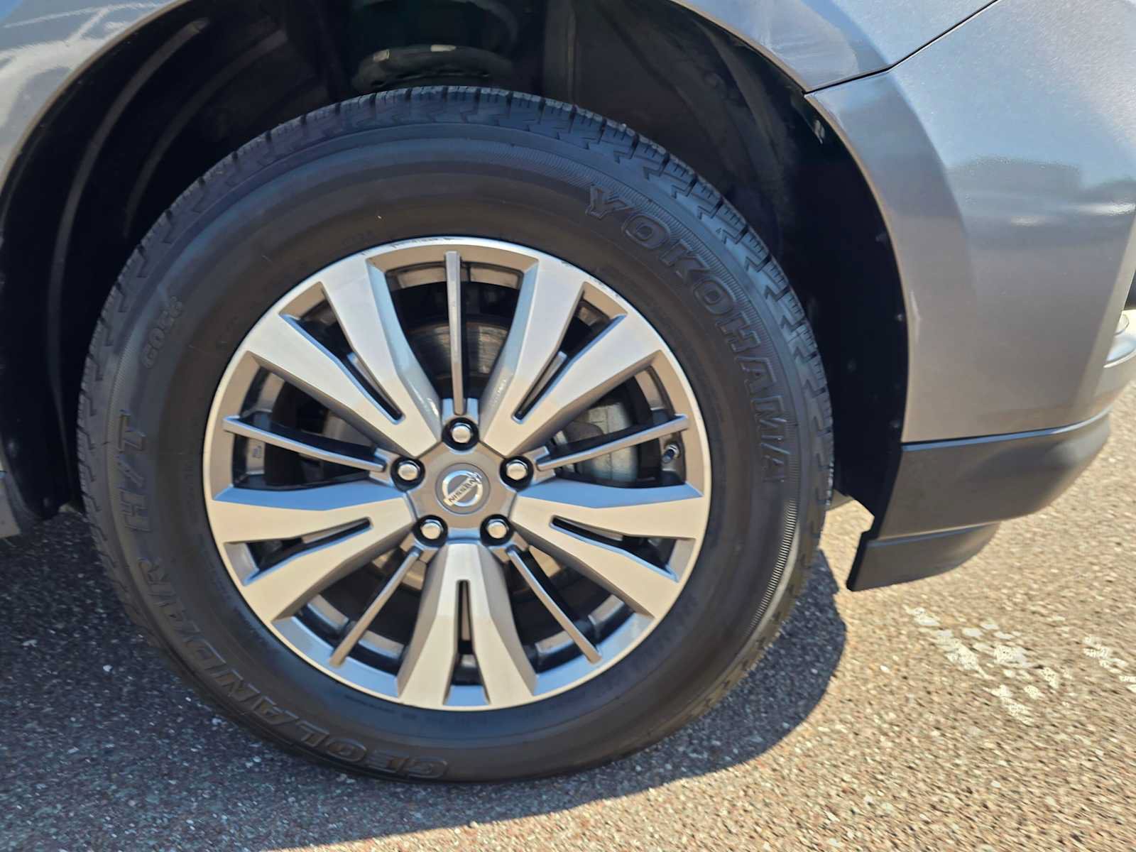 Used 2019 Nissan Pathfinder SV AWD/4WD image 9