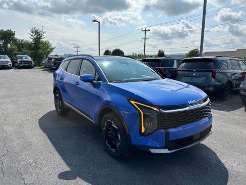 New 2026 Kia Sportage EX AWD/4WD image 3
